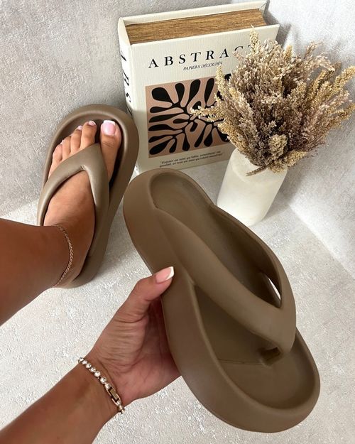ikrush-cora-chunky-platform-flip-flops-sandals-1720111365Untitled-design-3.jpg