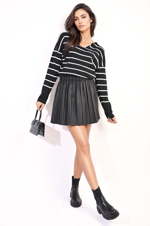 ikrush-cecelia-striped-knitted-jumper-1699627105-DSC7447.png