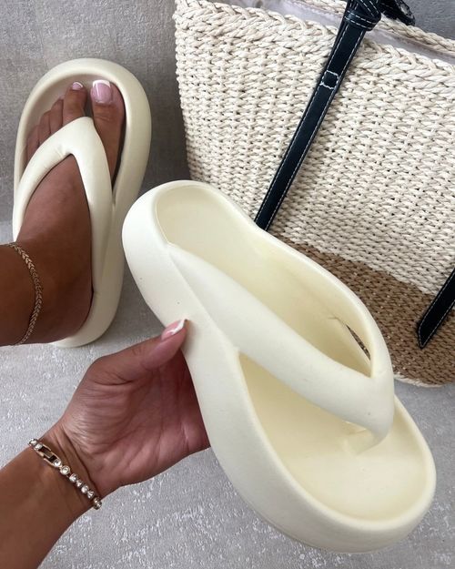 ikrush-cora-chunky-platform-flip-flops-sandals-1720111344Untitled-design-2.jpg